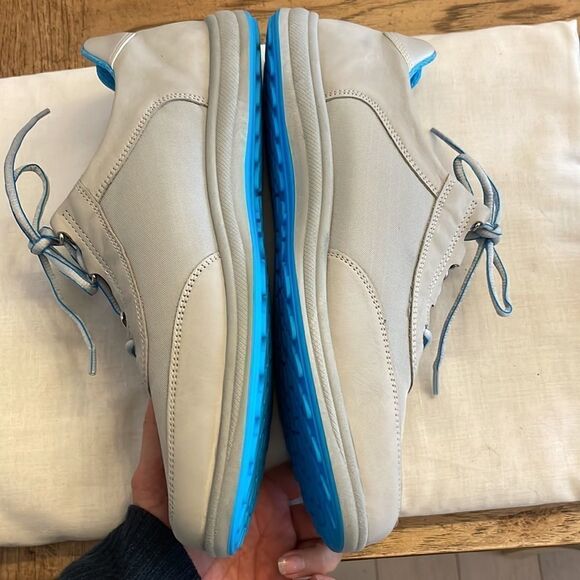 SAS STYLE SPORTY SILVER SNEAKERS.  NEW. - Picture 6 of 10